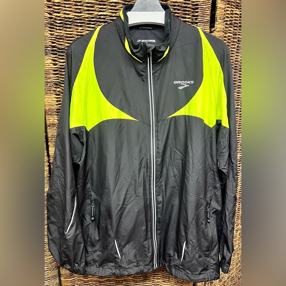 Brooks Men's‎ Windbreaker in Black and Neon Yellow- Large